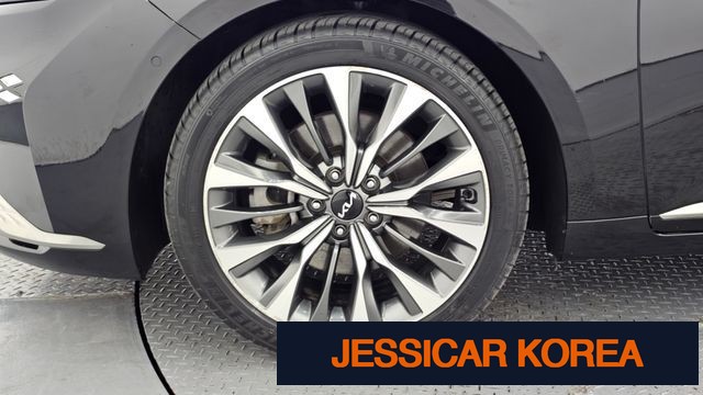 2022 Kia K8 - Thumbnail 2
