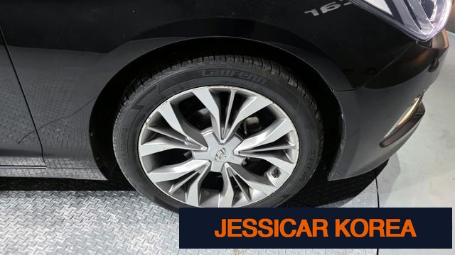 2016 Hyundai LF Sonata - Thumbnail 2