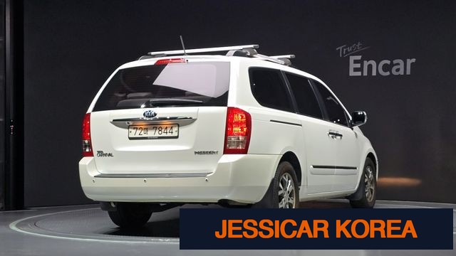 2013 Kia Carnival R - Thumbnail 5