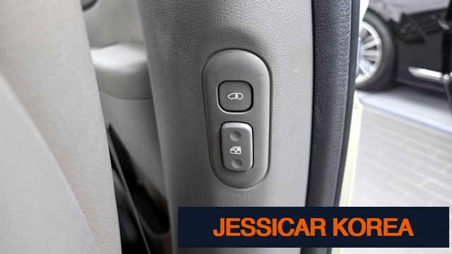2013 Kia Carnival R - Thumbnail 12