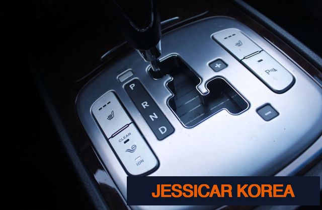 2010 Hyundai Genesis - Thumbnail 2