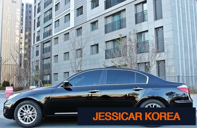 2010 Hyundai Genesis - Thumbnail 4