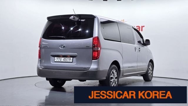 2017 Hyundai Grand Starex - Thumbnail 2
