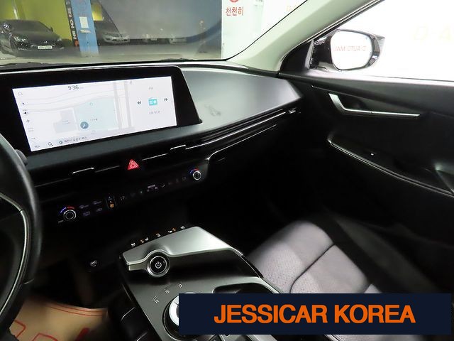 2022 Kia EV6 - Thumbnail 10
