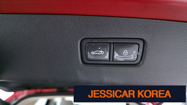 2022 Genesis GV70 - Thumbnail 17