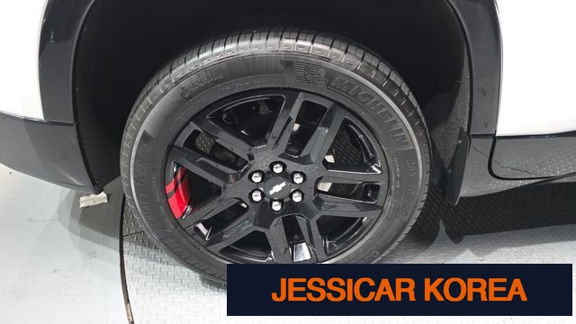 2020 Chevrolet Traverse - Thumbnail 2