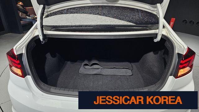 2020 Hyundai The New Avante AD - Thumbnail 3