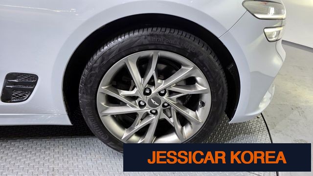 2022 Genesis The New G70 - Thumbnail 19