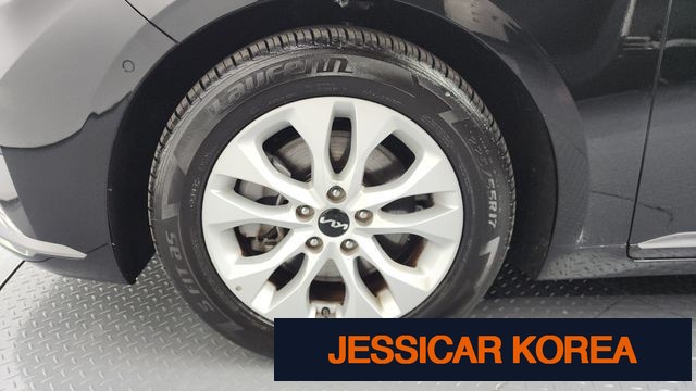 2023 Kia K8 - Thumbnail 13