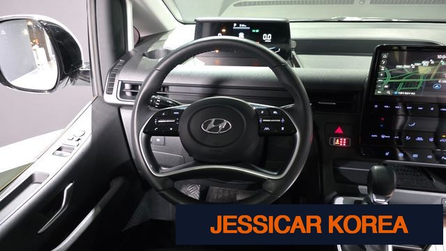 2023 Hyundai Staria - Thumbnail 3