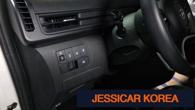 2023 Hyundai Staria - Thumbnail 9