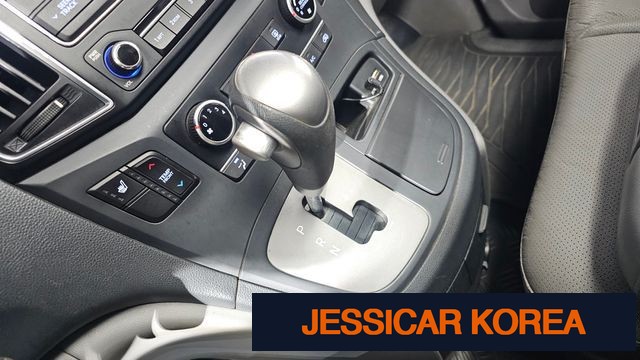 2016 Hyundai Grand Starex - Thumbnail 15