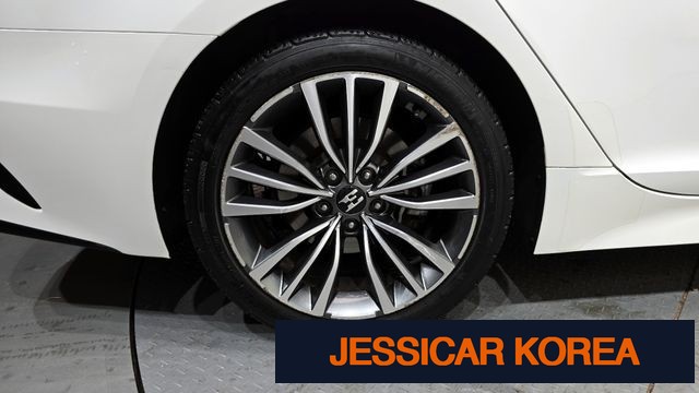 2018 Kia Stinger - Thumbnail 9