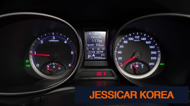 2014 Hyundai Santa Fe DM - Thumbnail 3