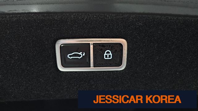 2023 Genesis G90 (RS4) - Thumbnail 17