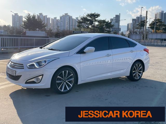 2015 Hyundai i40 saloon - Thumbnail 12