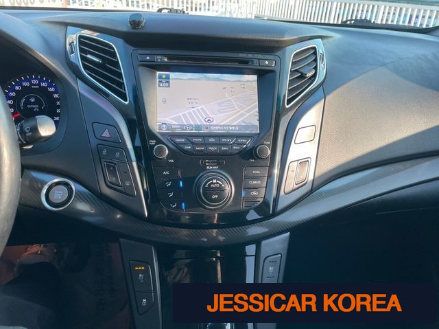 2015 Hyundai i40 saloon - Thumbnail 20