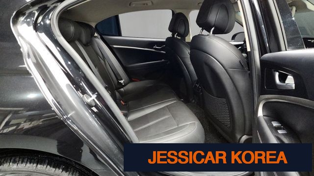 2023 Genesis The New G70 Shooting Brake - Thumbnail 14