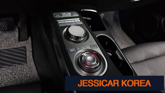 2022 Genesis GV70 - Thumbnail 17