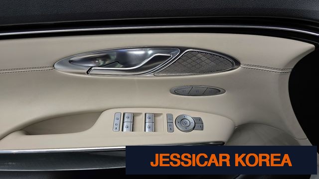 2023 Genesis GV70 - Thumbnail 3