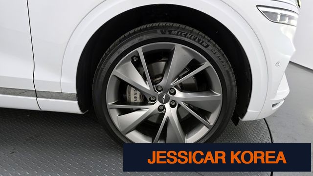 2023 Genesis GV70 - Thumbnail 10