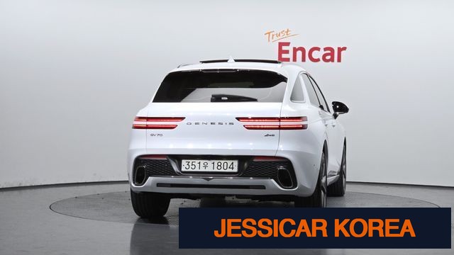 2023 Genesis GV70 - Thumbnail 16
