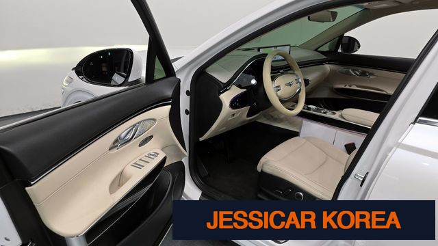2023 Genesis GV70 - Thumbnail 18