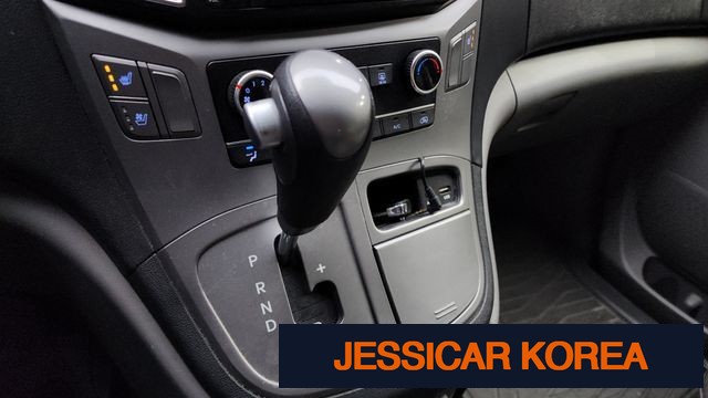 2016 Hyundai Grand Starex - Thumbnail 3
