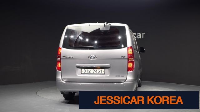 2016 Hyundai Grand Starex - Thumbnail 4