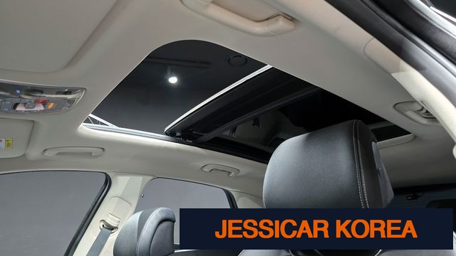 2023 Genesis GV70 - Thumbnail 10