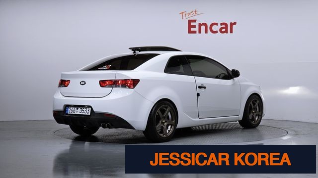 2013 Kia Forte Coupe - Thumbnail 2
