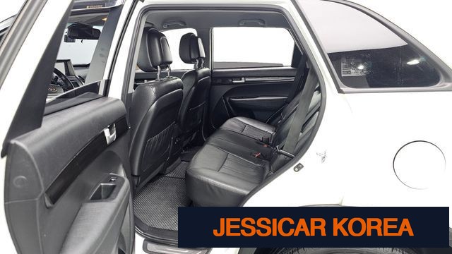 2012 Kia Sorento R - Thumbnail 10