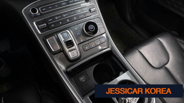 2021 Hyundai The New Santa Fe - Thumbnail 2