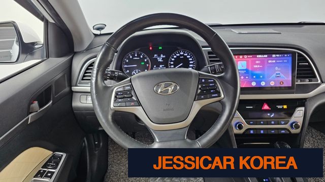 2016 Hyundai Avante AD - Thumbnail 16
