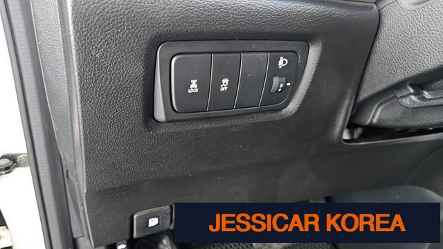 2015 KG Mobility New Korando C - Thumbnail 6