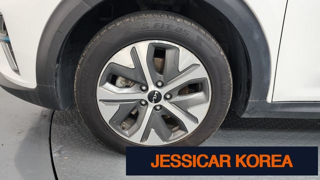 2022 Kia Niro EV - Thumbnail 2