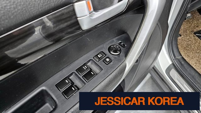 2011 Kia Sorento R - Thumbnail 4