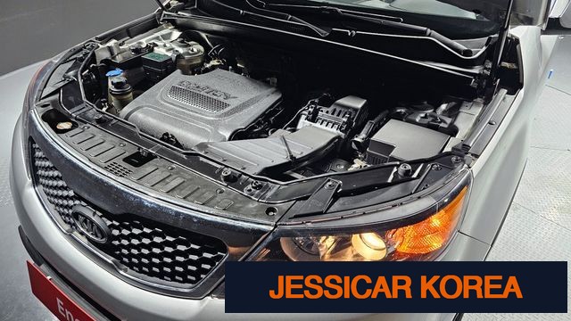2011 Kia Sorento R - Thumbnail 8