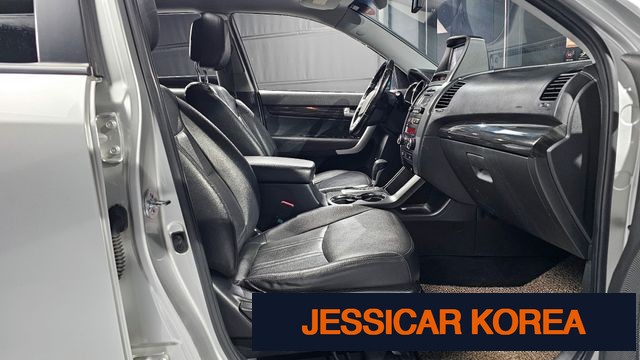 2011 Kia Sorento R - Thumbnail 12