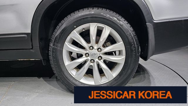 2011 Kia Sorento R - Thumbnail 14