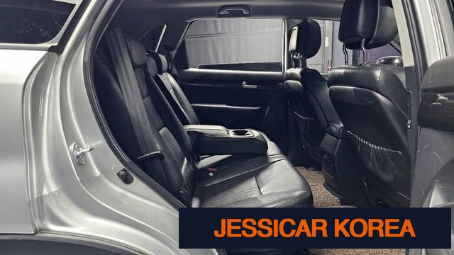 2011 Kia Sorento R - Thumbnail 17