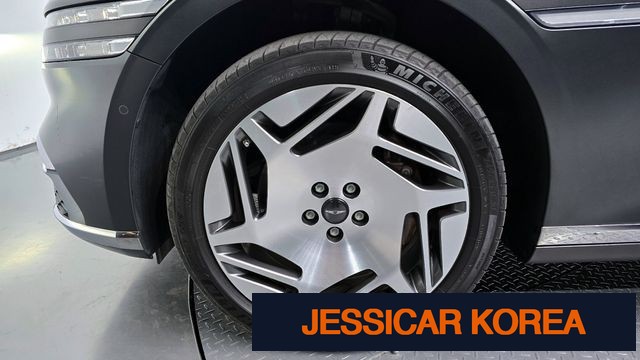 2022 Genesis G90 (RS4) - Thumbnail 8