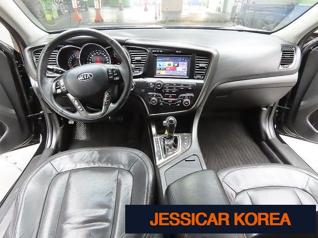 2011 Kia K5 - Thumbnail 3