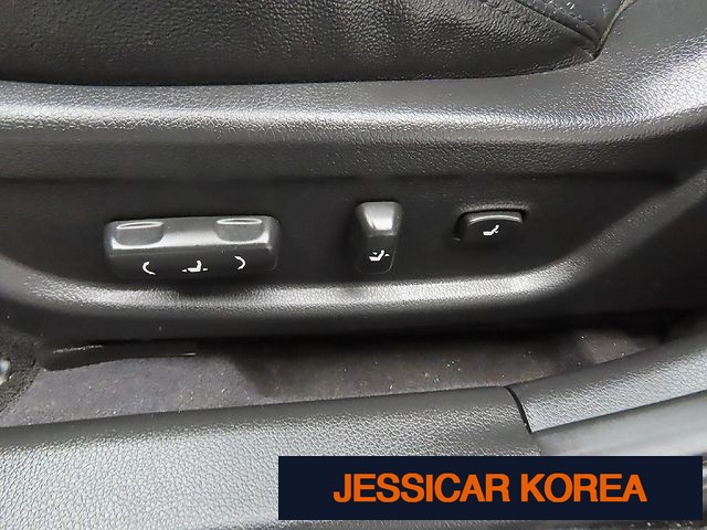 2011 Kia K5 - Thumbnail 4