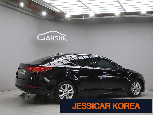 2011 Kia K5 - Thumbnail 5