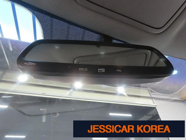 2011 Kia K5 - Thumbnail 8