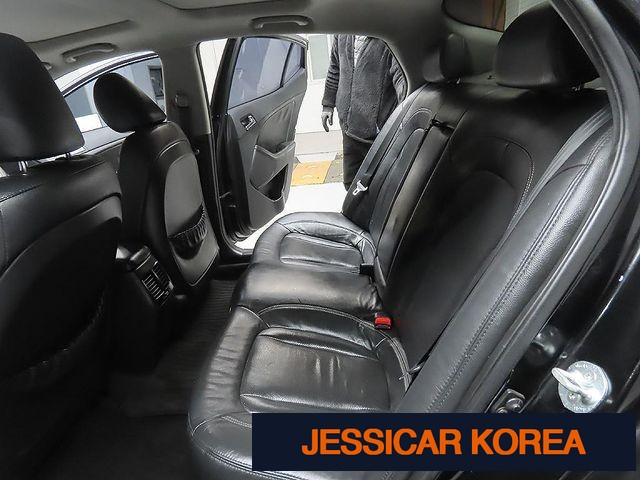 2011 Kia K5 - Thumbnail 12