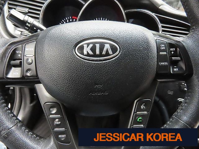 2011 Kia K5 - Thumbnail 15