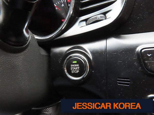 2011 Kia K5 - Thumbnail 17