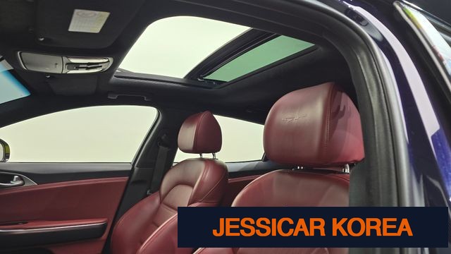 2018 Kia Stinger - Thumbnail 13